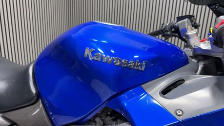 Kawasaki ZZR 2003 24K GOOD CLEAN CONDITION RUNNING PROJECT BIKE 11
