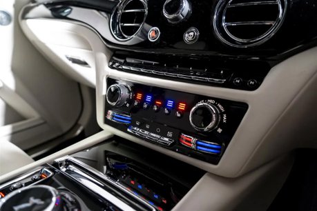 Rolls-Royce Ghost V12. FULL PPF. STARLIGHT. H, C & M SEATS. REAR ENTERTAINMENT. HUD. 56