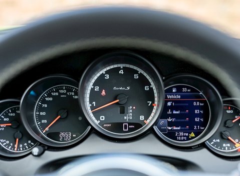 Porsche Cayenne Turbo S 17