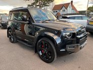 Land Rover Defender X MHEV 9