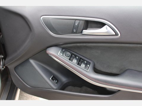 Mercedes-Benz GLA GLA 180 AMG LINE EDITION 14