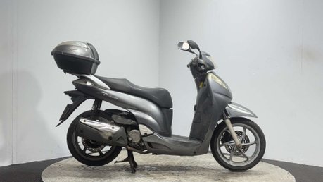 Honda SH300i SH300 2010 300CC PROJECT RUNNING SCOOTER SPARES OR REPAIR BIKE 1