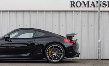 Porsche Cayman GT4 (718) 27