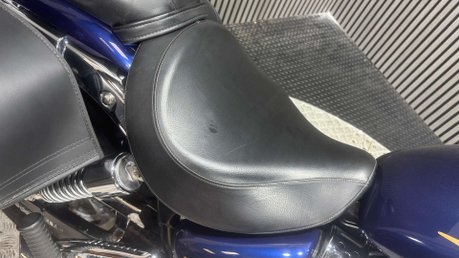 Triumph Bonneville 2011 ONLY 21K NEW MOT CRUISER 865CC 36