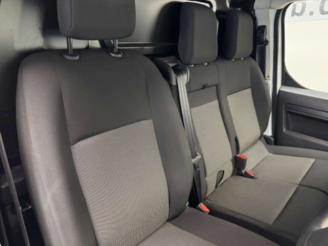 Vauxhall Vivaro 1.5 Vivaro F2900 Professional S/S 37