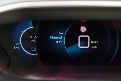 Peugeot 208 GT PREMIUM 27