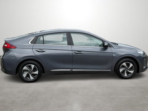 Hyundai IONIQ PREMIUM MHEV 10