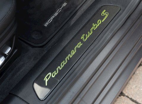 Porsche Panamera Turbo S E-Hybrid Sport Turismo 24