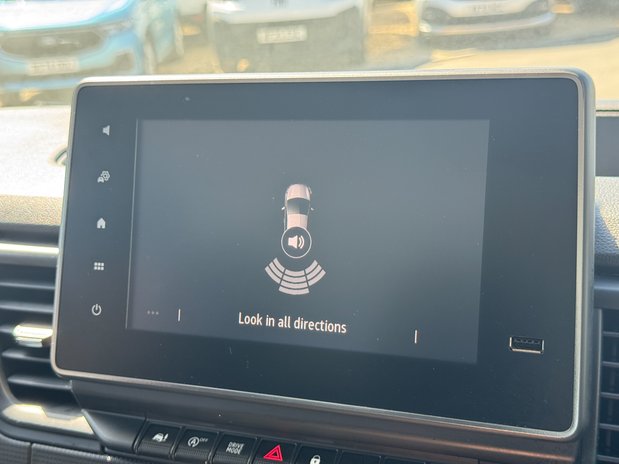 Renault Trafic AUTO SWB L1H1 Low Roof Business SL29 Air Con Sensors EURO 6 38