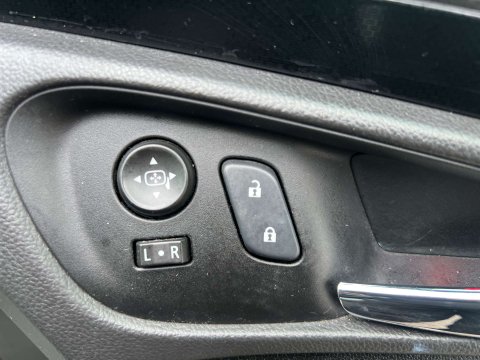 Vauxhall Insignia 1.6 Insignia SRI Nav CDTI Auto 5dr 28