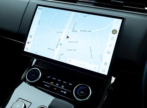 Land Rover Range Rover Sport P440e Dynamic SE 18