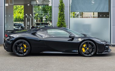 Ferrari SF90 Stradale 3