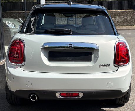 Mini Hatch Cooper 1.5 Exclusive Comfort / Navigation 5 door - SAT NAV - LIGHT LEATHER 7