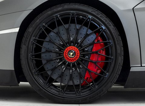 Lamborghini Aventador SV LP 750-4 Roadster 13