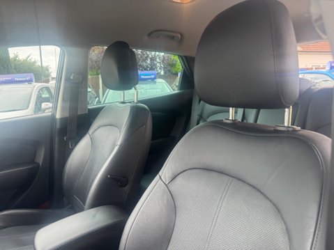 Hyundai ix35 2.0 CRDi Premium Auto 4WD Euro 5 5dr 24