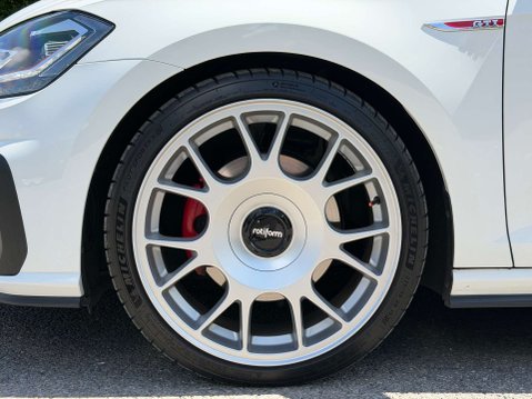 Volkswagen Golf 2.0 Golf GTi TSi Semi-Auto 3dr 39