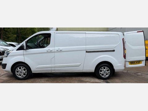 Ford Transit Custom 2.2 TDCi 290 Limited Panel Van 5dr Diesel Manual L2 H1 (186 g/km, 123 bhp) 22