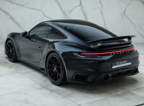 Porsche 911 Turbo S (992) 12