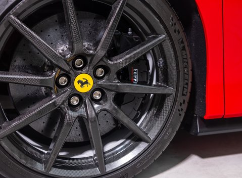 Ferrari SF90 Spider 35