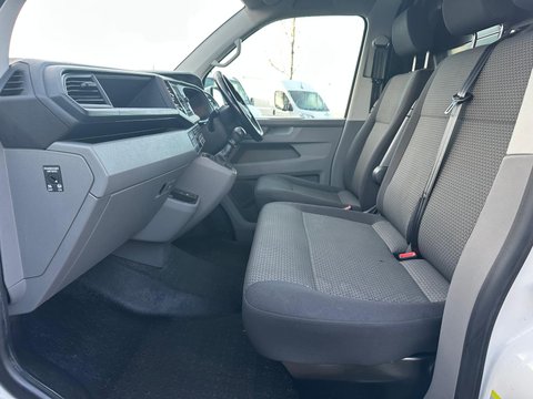 Volkswagen Transporter T30 TDI P/V HIGHLINE 17