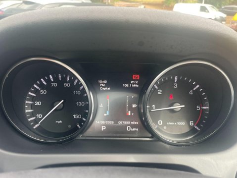 Land Rover Discovery Sport 2.0 TD4 HSE Black Auto 4WD Euro 6 (s/s) 5dr 35