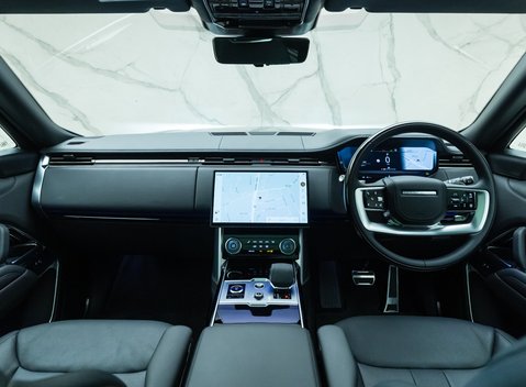 Land Rover Range Rover P530 Autobiography LWB 21