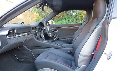 Porsche 911 (991) GT3 12