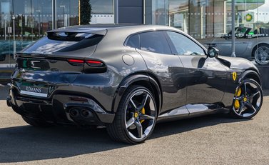 Ferrari Purosangue 4