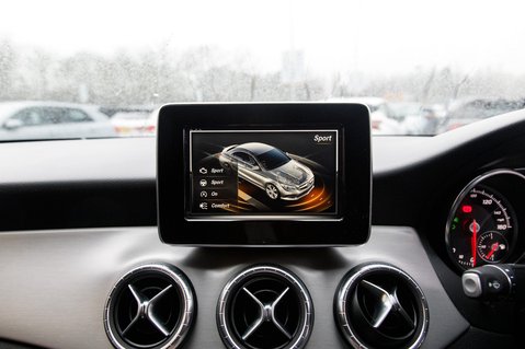 Mercedes-Benz CLA Class CLA 200 D AMG LINE 29