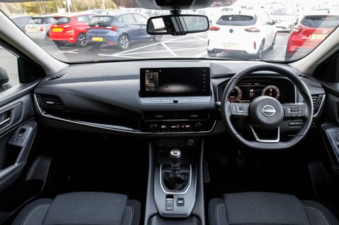 Nissan Qashqai DIG-T N-CONNECTA MHEV 3