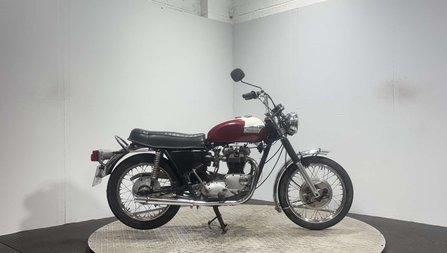 Triumph Bonneville 650 1973 GOOD RUNNING PROJECT BIKE CLASSIC BARN FIND 650CC