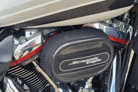 Harley-Davidson Road Glide CVO TRI GLIDE 15