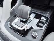 Jaguar E-Pace 2.0 R-DYNAMIC BLACK MHEV 19