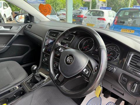 Volkswagen Golf 1.6 TDI BlueMotion Tech SE Nav Euro 6 (s/s) 5dr 16