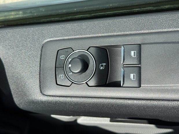 Ford Transit Custom SWB L1H1 Low Roof Trail 320 Air Con Alloys Camera Sensors EURO 6 22