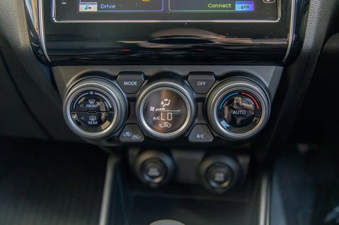 Suzuki Swift SZ5 DUALJET MHEV 26