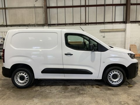 Peugeot Partner BLUEHDI PROFESSIONAL PREMIUM PLUS L1 4