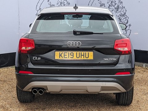 Audi Q2 TFSI SPORT 8
