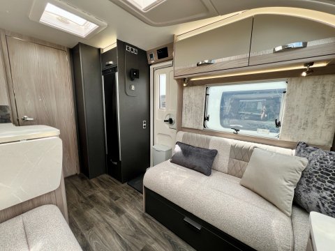 Swift Challenger Exclusive 560 SE 15