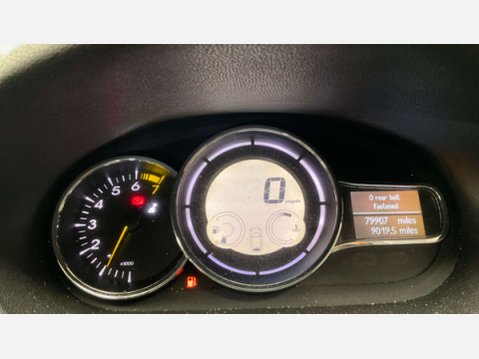 Renault Megane 1.6 16V Dynamique TomTom Hatchback 3dr Petrol Manual (163 g/km, 110 bhp) 9