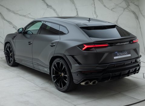 Lamborghini Urus S 12