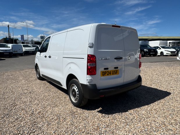 Vauxhall Vivaro SWB L1H1 Low Roof Prime 2900 Sensors Air Con EURO 6 10