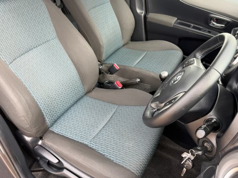Toyota Yaris VVT-I TR 10