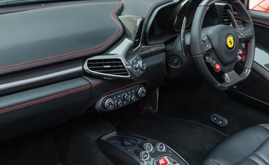 Ferrari 458 SPIDER 18