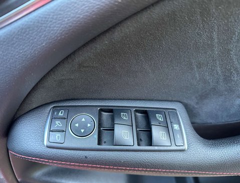 Mercedes-Benz B Class 2.1 B 200 AMG Line Premium+ D Auto 5dr 28