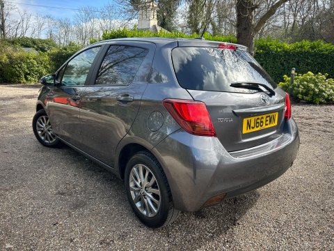 Toyota Yaris 1.33 Dual VVT-i Icon Euro 6 5dr 4