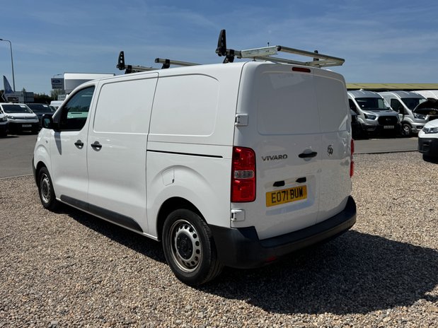 Vauxhall Vivaro SWB L1H1 [SOLD MM] Low Roof F2700 Dynamic Air Con Sensors EURO 6 9
