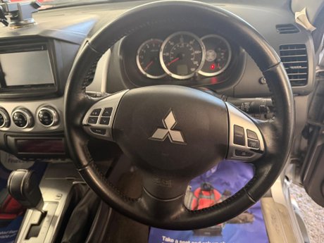 Mitsubishi L200 2.5 DI-D Barbarian Auto 4WD Euro 5 4dr (LB) 25