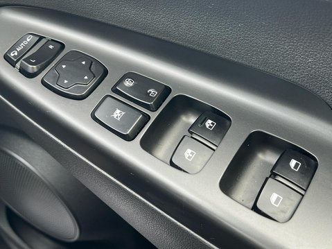 Hyundai KONA PREMIUM 40
