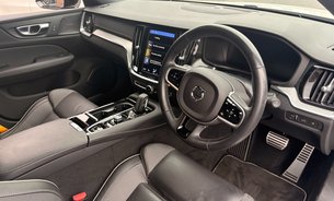 Volvo V60 RECHARGE T8 POLESTAR ENGINEERED AWD Pano Sunroof Pilot Assist HUD Rev Cam++ 4
